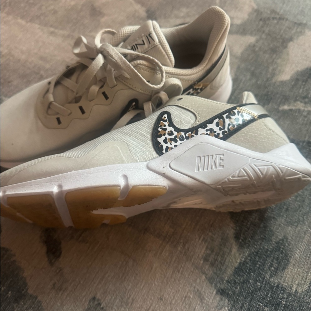 Nike leopard tennis shoes